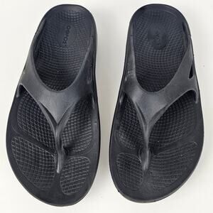 Shoes Oofos black classic flip flops Men's 9 W11 VGUC